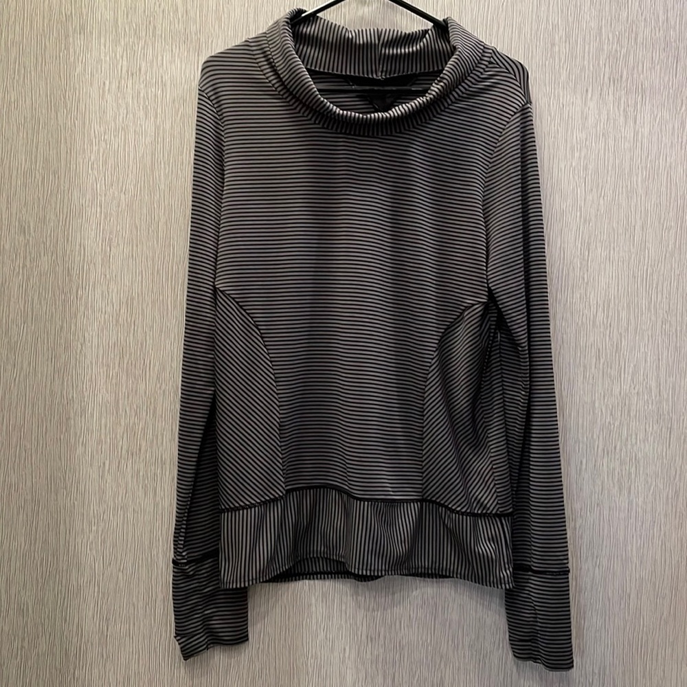 prAna Miren Cowl Neck L/S Grey/Black Pullover Yoga Top Sz Large. P64